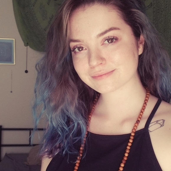 Meet your Posher, Janelle - Picture 1 of 1